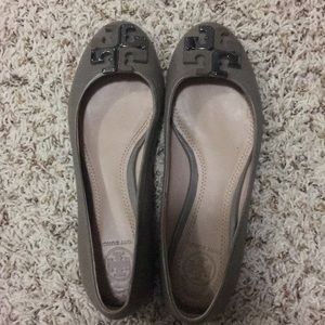 Tory Burch flats. Gray. Size 5.5
